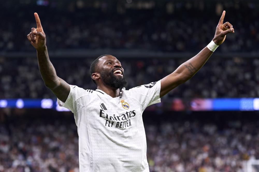 场足球比赛 场足球比赛